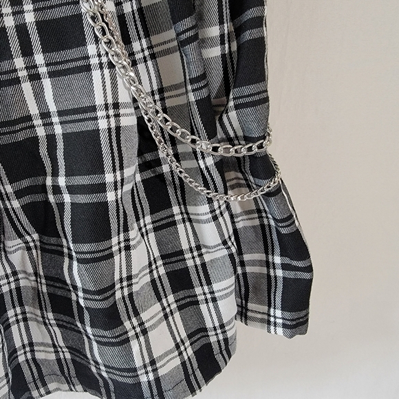 HOT TOPIC Women's Black/White Plaid Pleated amin Skirt Sz MD Punk Anime Grunge - Picture 8 of 12